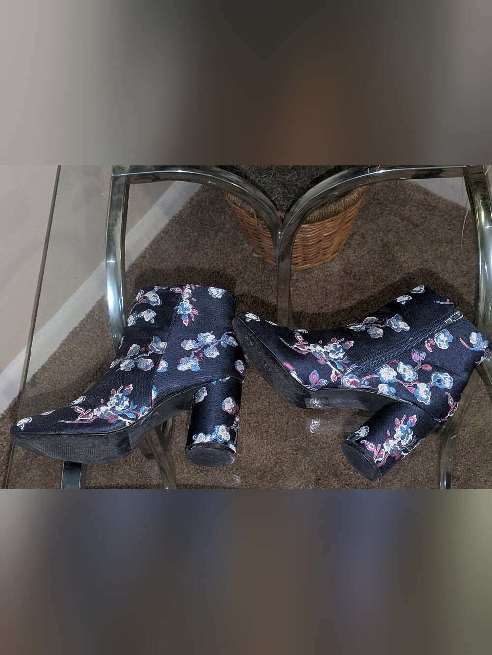 💥FINAL💥Urban Outfitters Black Floral Embroidered Ankle Boots - Picture 5 of 8